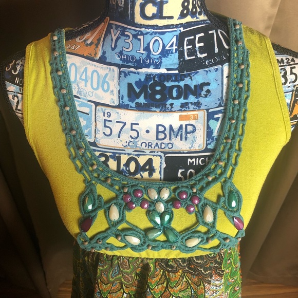 Moa Moa Beaded And Crochet Tank Top With Peacock Pattern Bottom - Picture 3 of 9